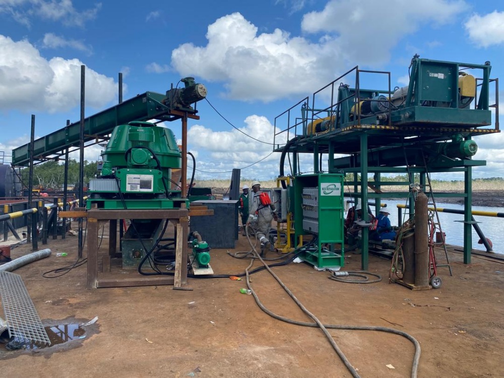 Robust Design Vertical Cuttings Dryer Working at Swamp Rig Nigeria-1000